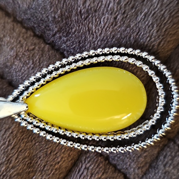 Earrings - Picture 6 of 16